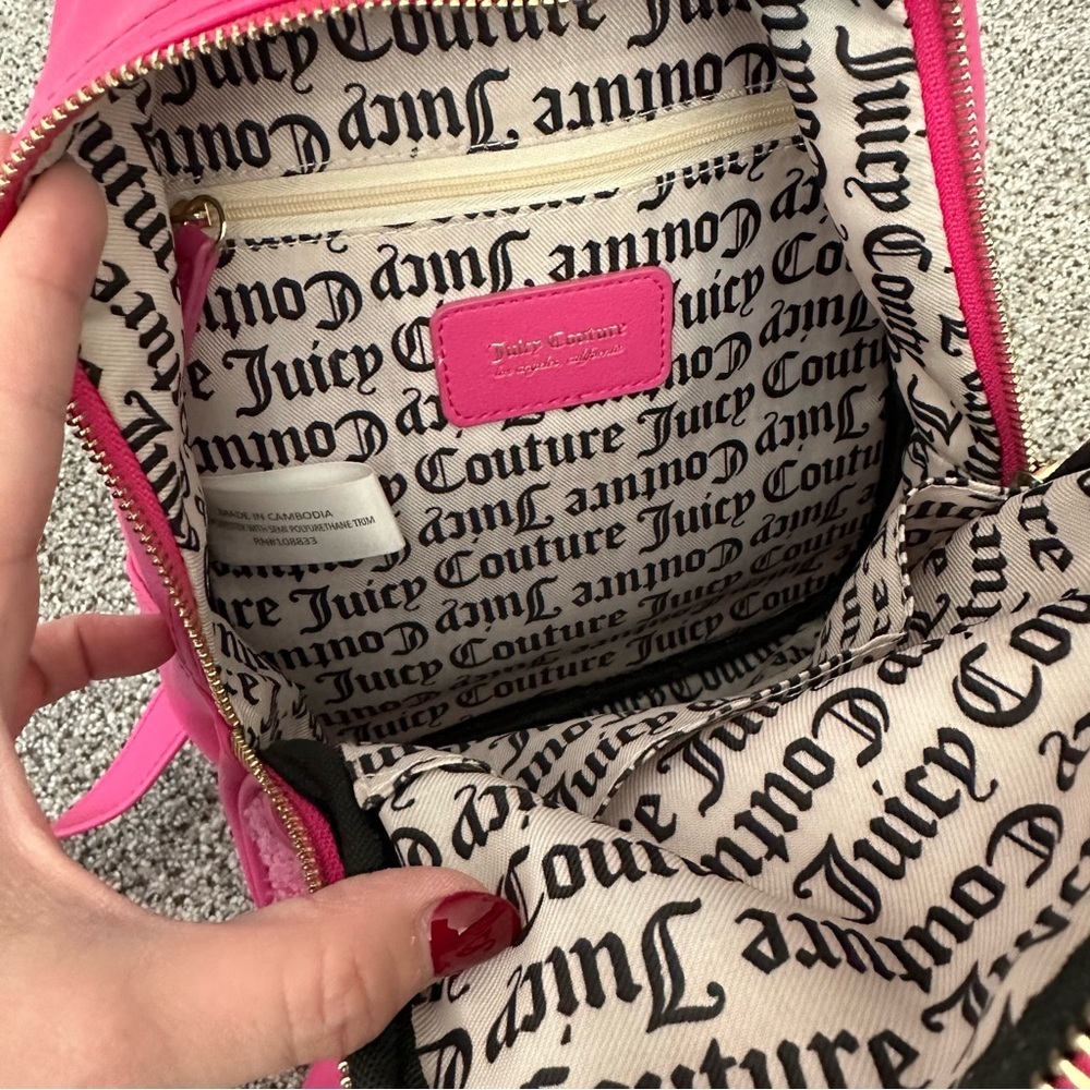 JUICY COUTURE Hot Pink Sherpa Backpack Logo Lining R $150 - Picture 12 of 16